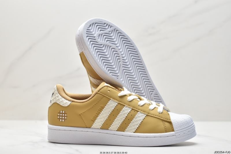 Adidas Sneakers